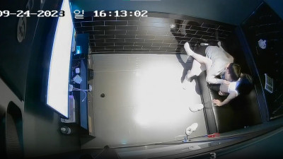 노래방에서 대놓고 꼬추빠는 미친커플 [레드걸 한국야동,최신야동,무료야동]